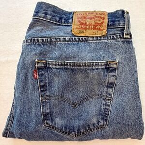 Levi Strauss 501 Men's 36 Medium Wash Blue Denim Button Fly Straight Leg Jeans